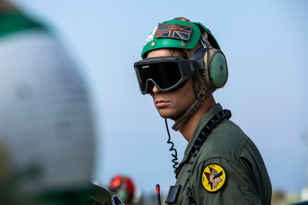 VMFA-312 Begin ATR Flight-Ops in Nyutabaru
