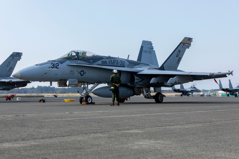 VMFA-312 Begin ATR Flight-Ops in Nyutabaru