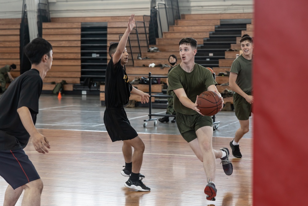 U.S. Service Members and JGSDF Soldiers Compete in Physical Training Camaraderie Day