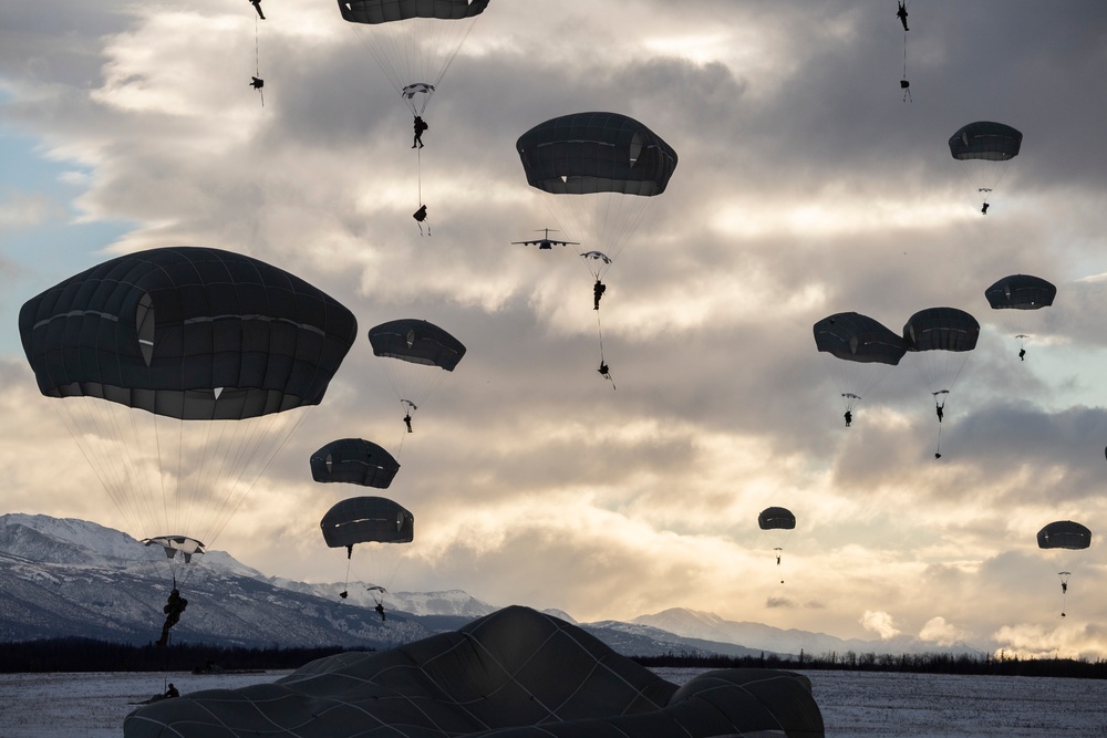 Air Force and Army conduct joint airborne operations at JBER