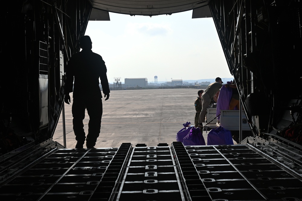 75th EAS supports EARF and airlift mission