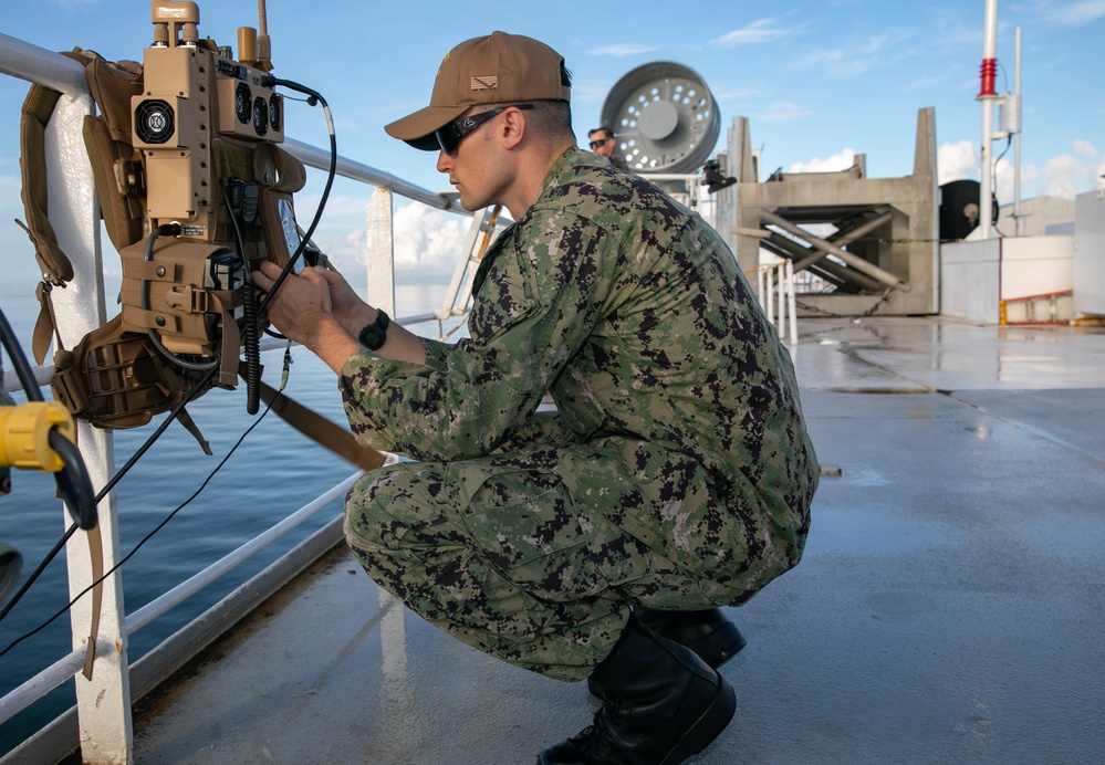 USNS Comfort Arrives in Colombia