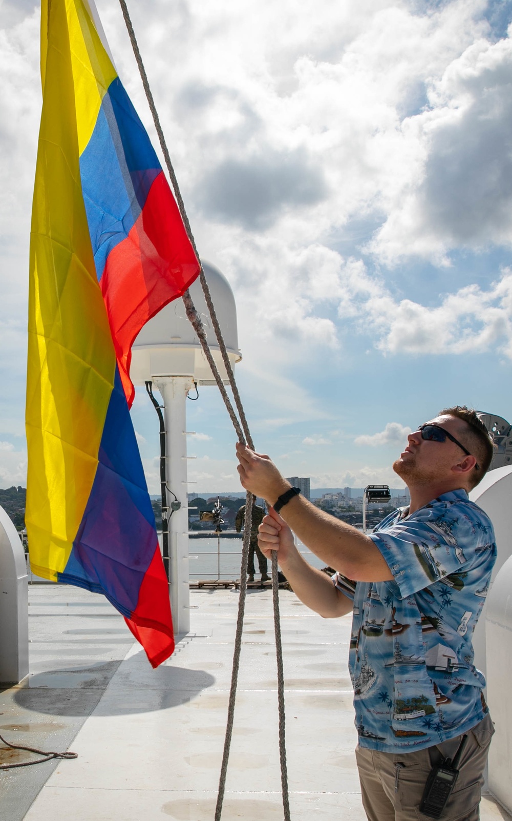 USNS Comfort Arrives in Colombia