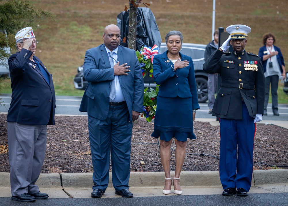 DVIDS - Images - 2022 Veterans' Day Wreath Laying Ceremony [Image 5 Of 5]