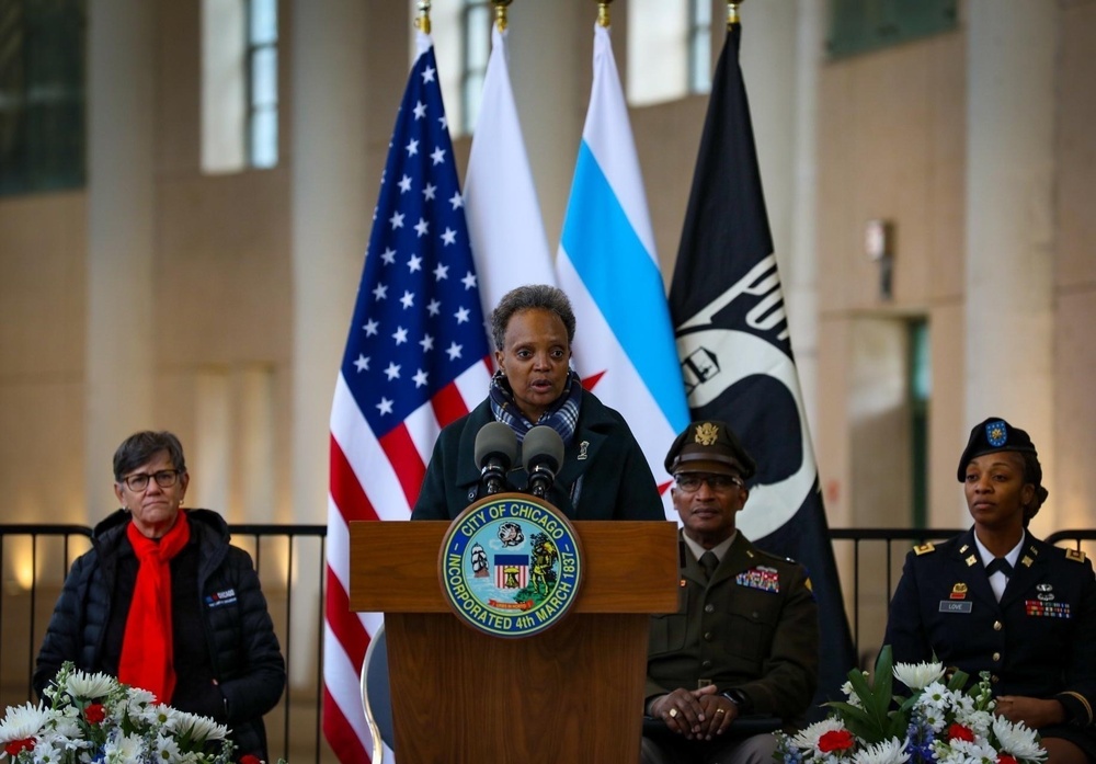 DVIDS - Images - Service members receive honor during Chicago