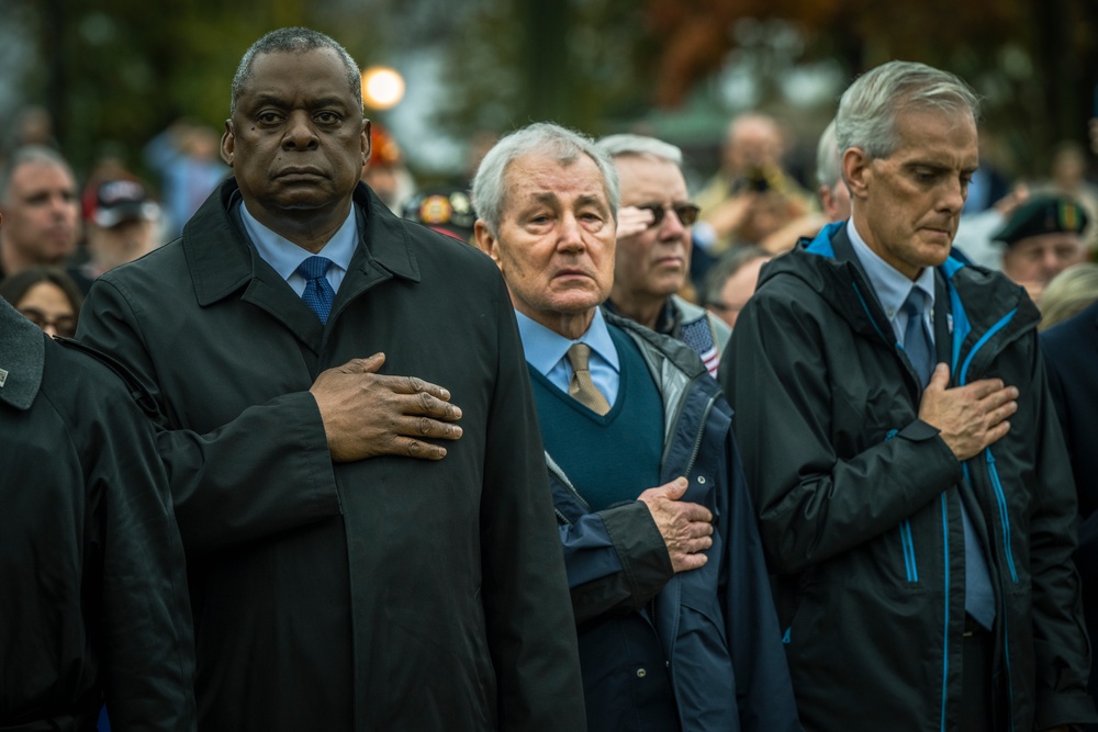 SECDEF Attends Veterans Day Observance at the Vietnam Veterans Memorial