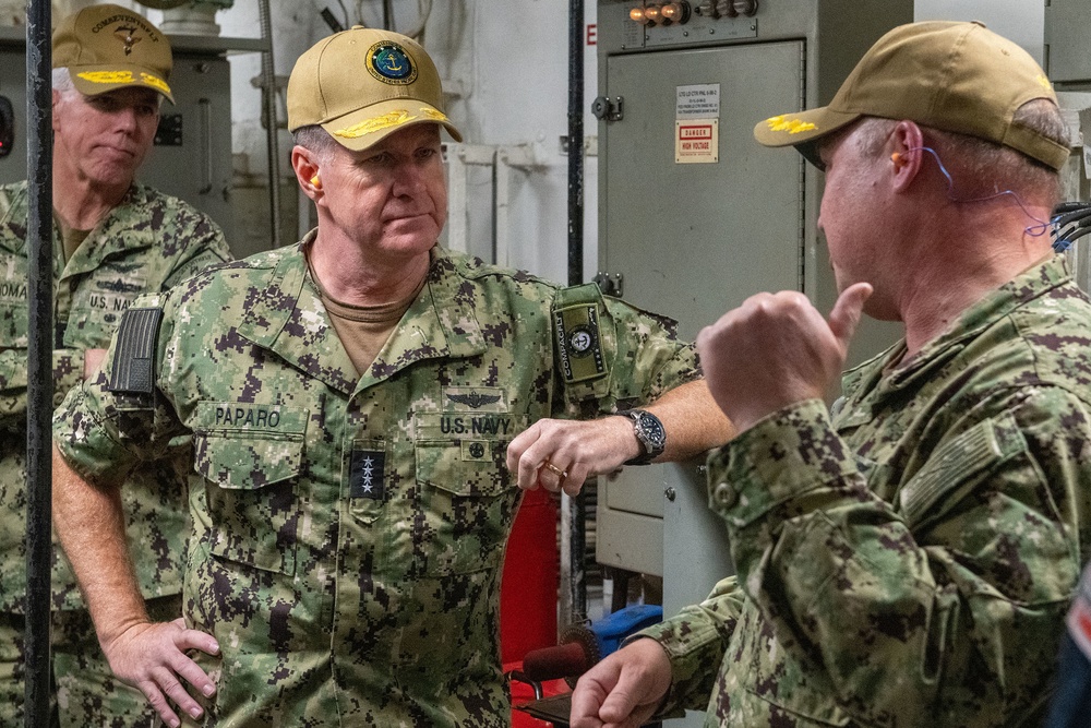 Commander Pacific Fleet visits USS Blue ridge