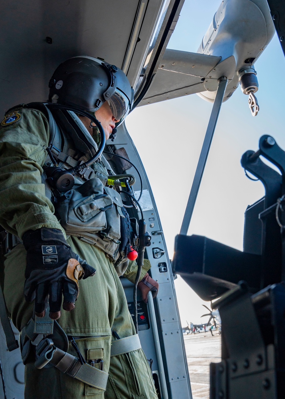 2nd Fleet vice commander visits HMCS Montreal (FFH 336)