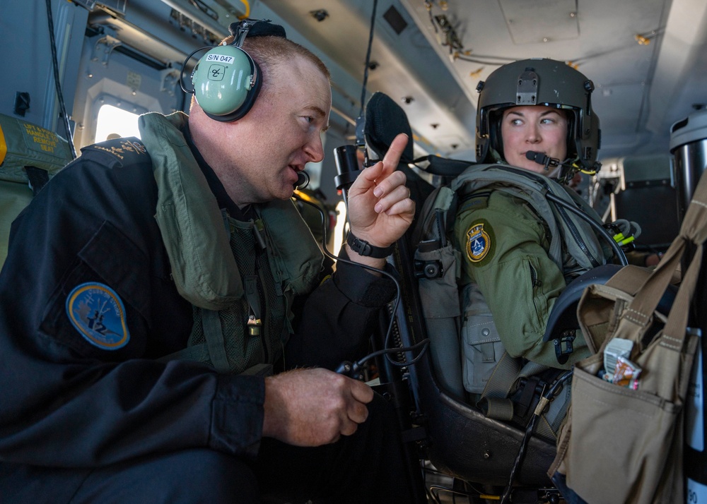 2nd Fleet vice commander visits HMCS Montreal (FFH 336)