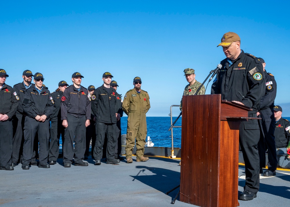 2nd Fleet vice commander visits HMCS Montreal (FFH 336)