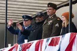Oregon National Guard Honors Veterans during 71st Annual Linn County Veterans Day Parade