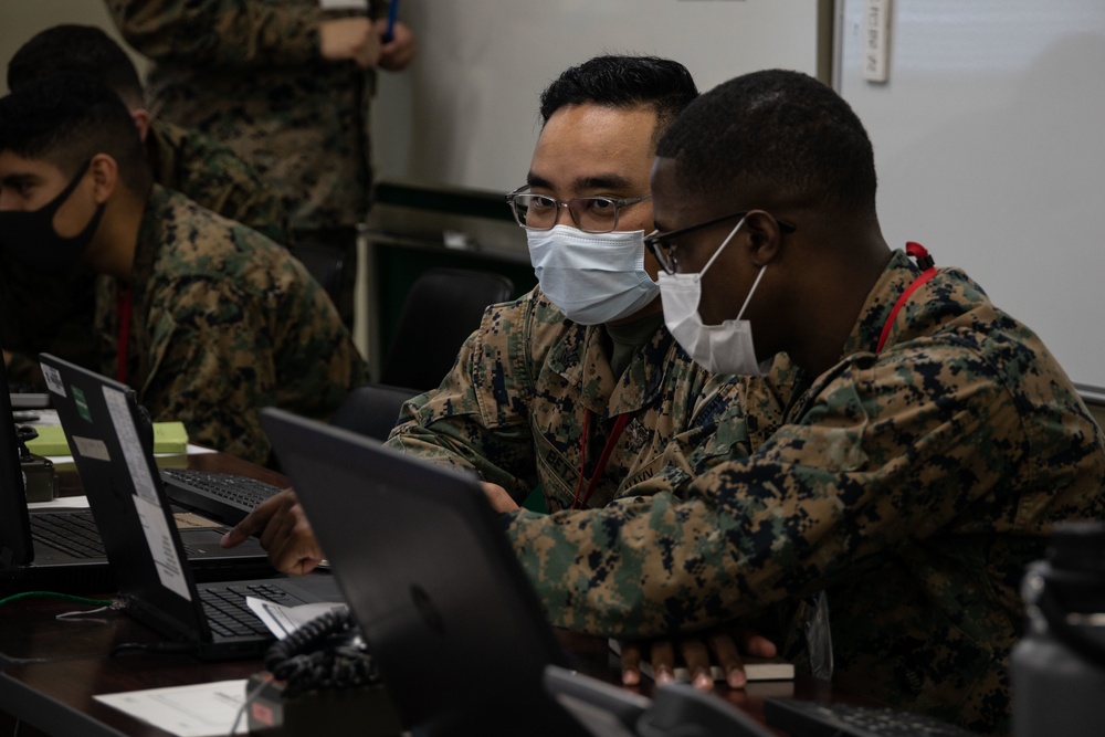 U.S. Marines, JGSDF members work together in BGTCC