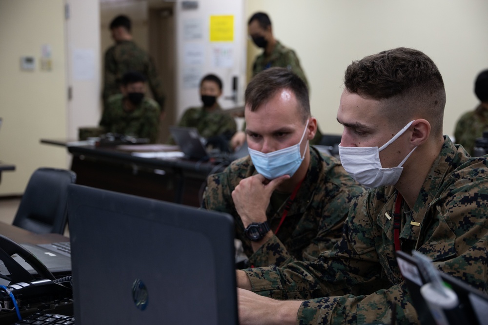 U.S. Marines, JGSDF members work together in BGTCC