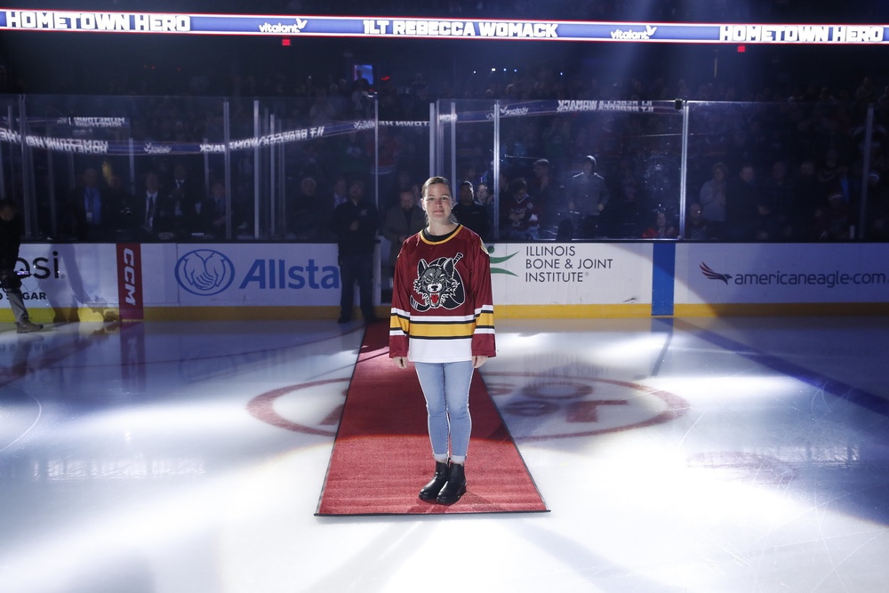 DVIDS - Images - Big Red One Soldiers Reenlist at Chicago Bears