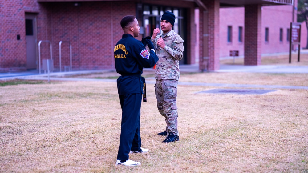 HHC Soldiers get trained on Taekwondo