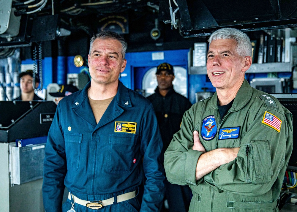 Commander, 7th Fleet Visits USS Chancellorsville