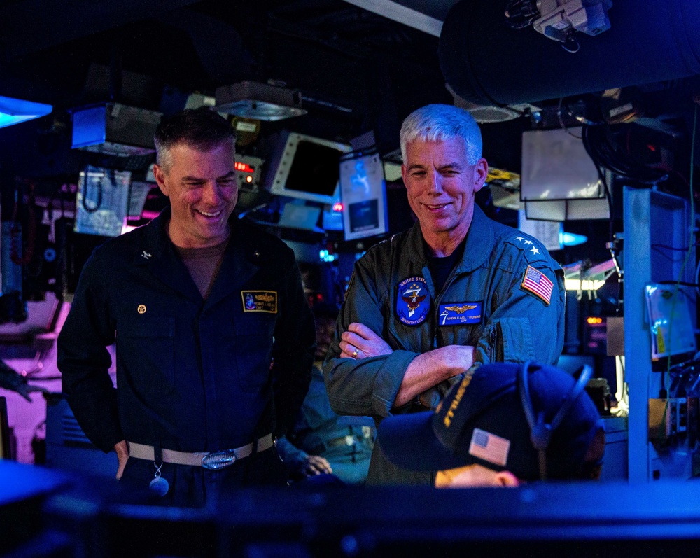 Commander, 7th Fleet Visits USS Chancellorsville