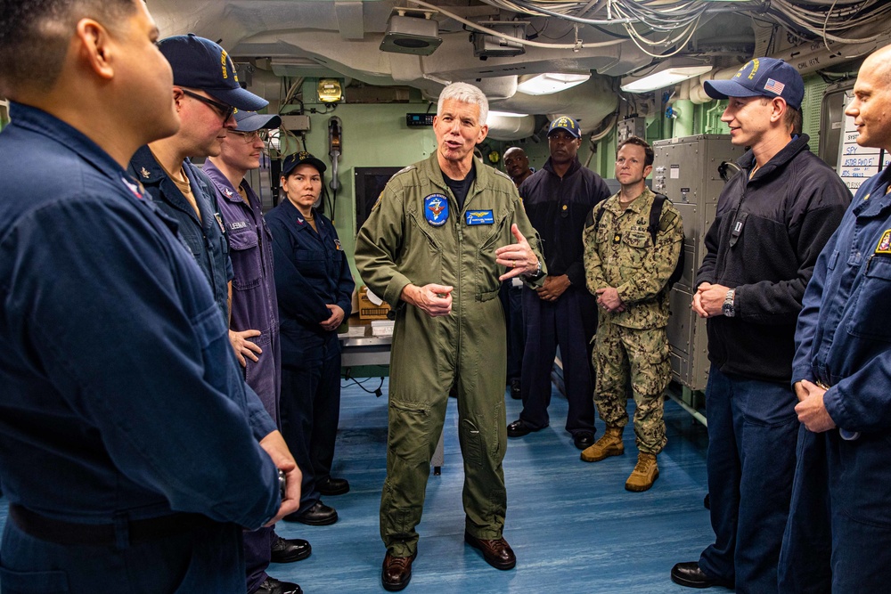 Commander, 7th Fleet Visits USS Chancellorsville