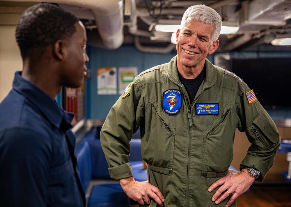 Commander, 7th Fleet Visits USS Chancellorsville