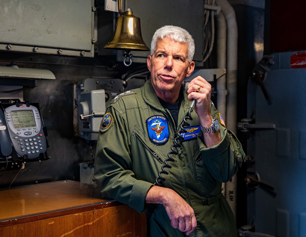 Commander, 7th Fleet Visits USS Chancellorsville