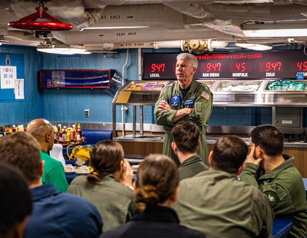 Commander, 7th Fleet Visits USS Chancellorsville