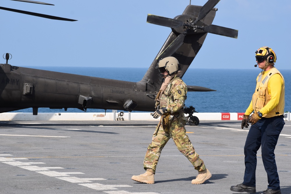 36th CAB Conducts Deck Landing Qualifications in Persian Gulf