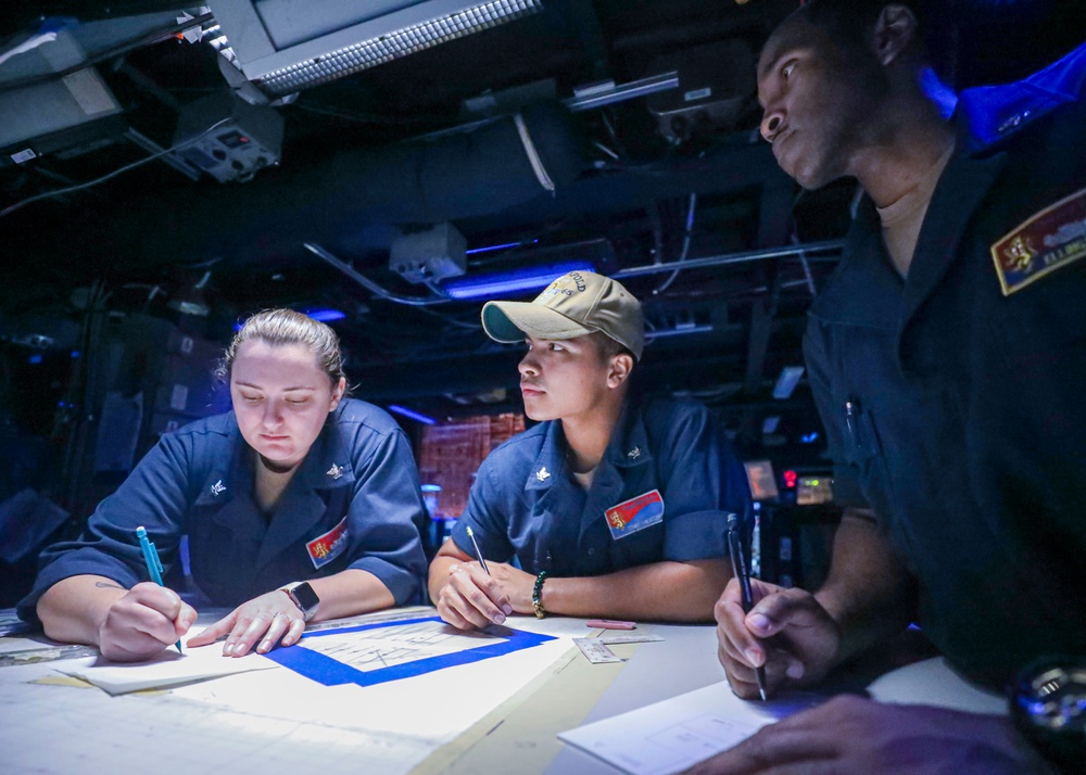 USS Benfold Conducts 5-Inch Gunnery Exercise During Keen Sword