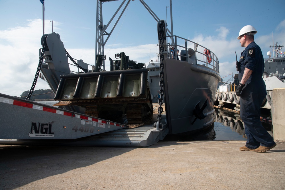 ACB 2 begins transfer of construction equipment to Pacific Seabee battalion