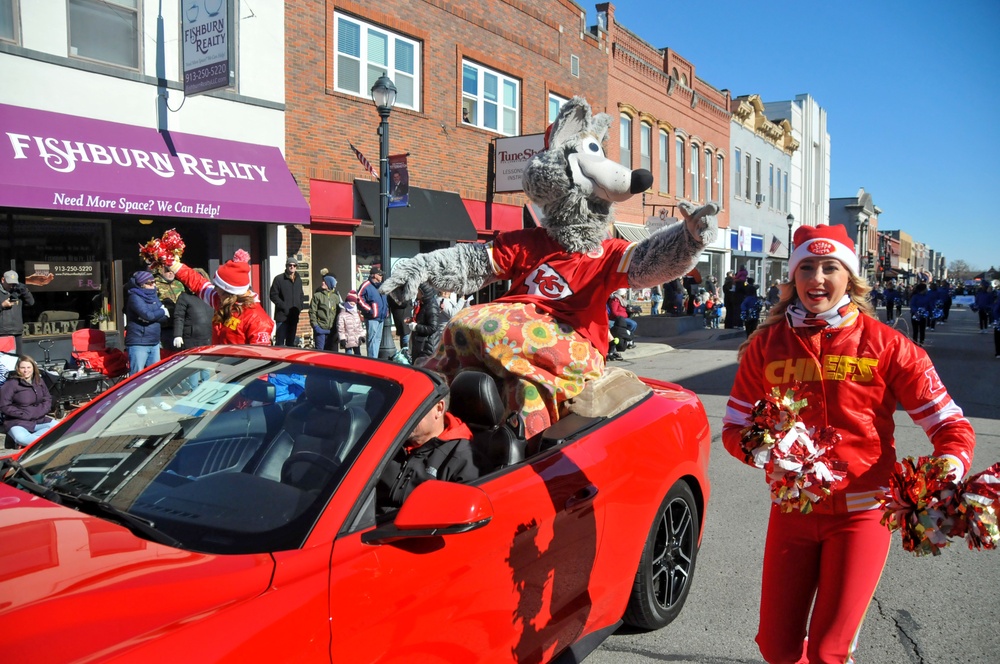 Leavenworth Veterans Day parade 2022