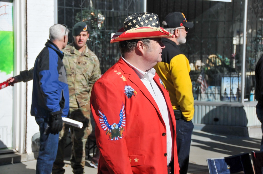 Leavenworth Veterans Day parade 2022