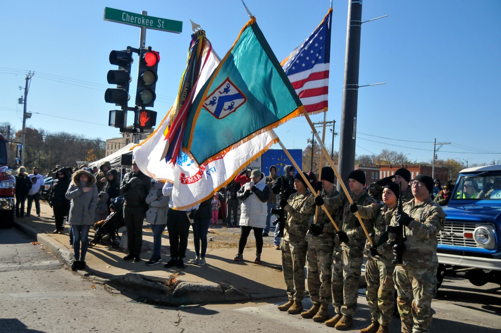 Leavenworth Veterans Day parade 2022