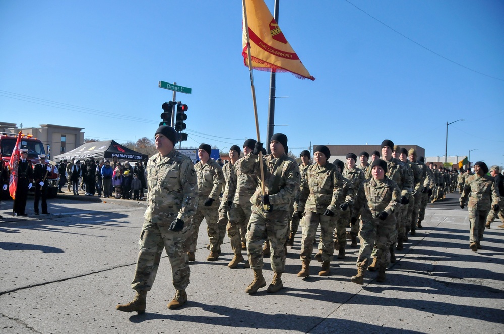 Leavenworth Veterans Day parade 2022