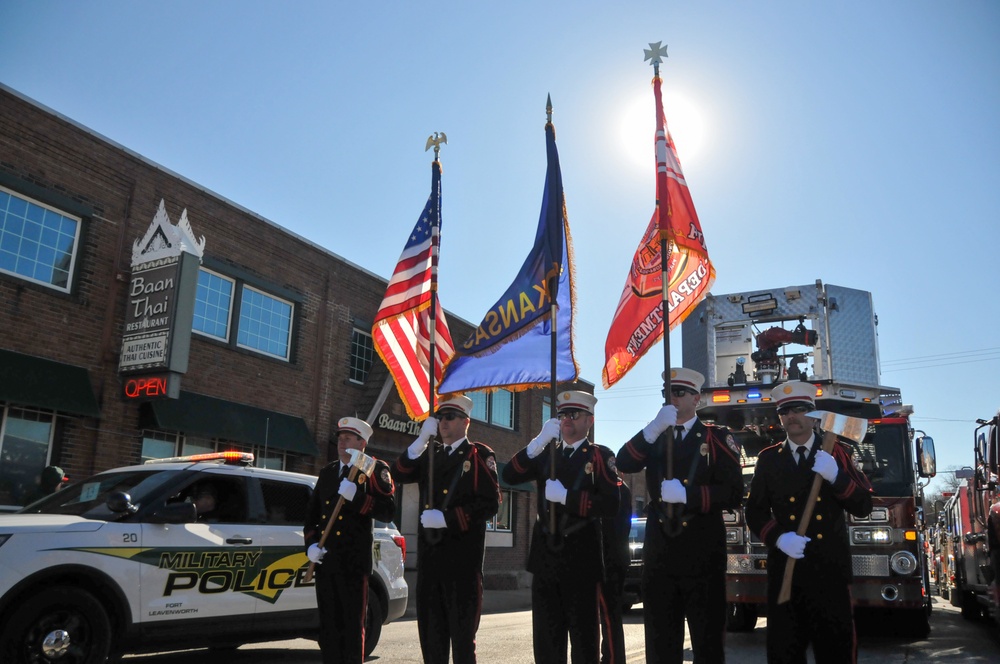 Leavenworth Veterans Day parade 2022