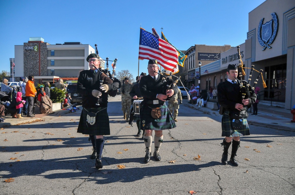 Leavenworth Veterans Day parade 2022