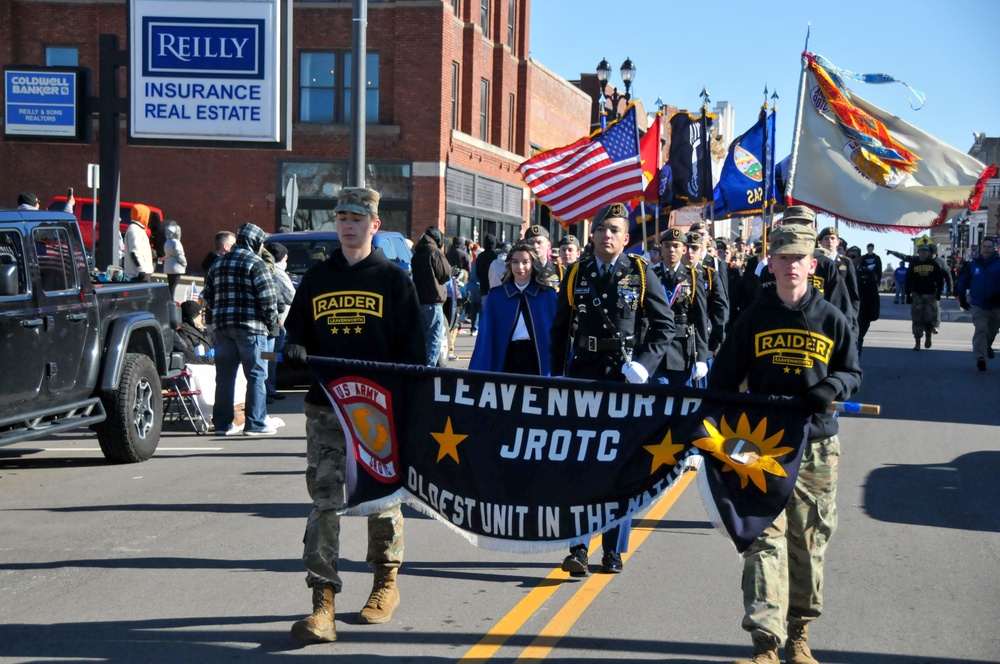 Leavenworth Veterans Day parade 2022