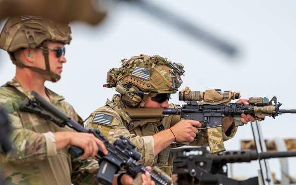 First Brigade Combat Team, 10th Mountain Division, travel to USS Lewis B. Puller to conduct marksmanship at sea