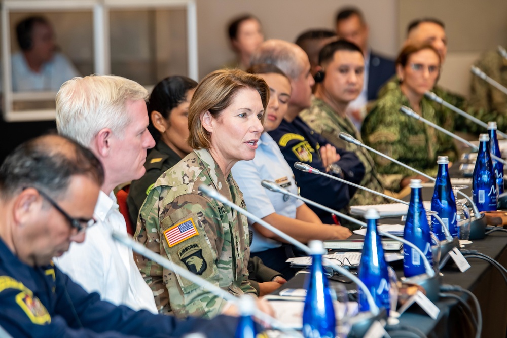 CP22 - U.S. Military , Colombian Military and Government Officials Participate in WPS Roundtable