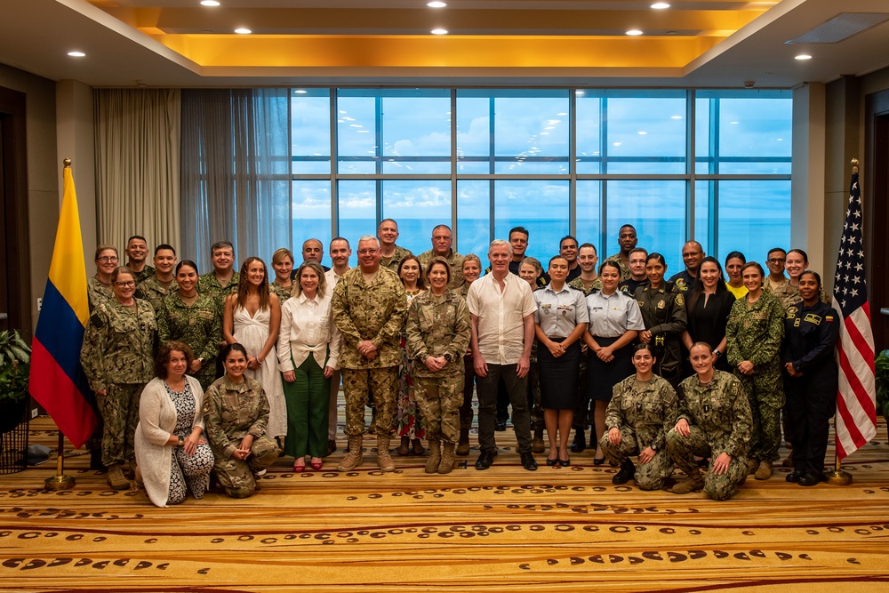 CP22 - U.S. Military , Colombian Military and Government Officials Participate in WPS Roundtable