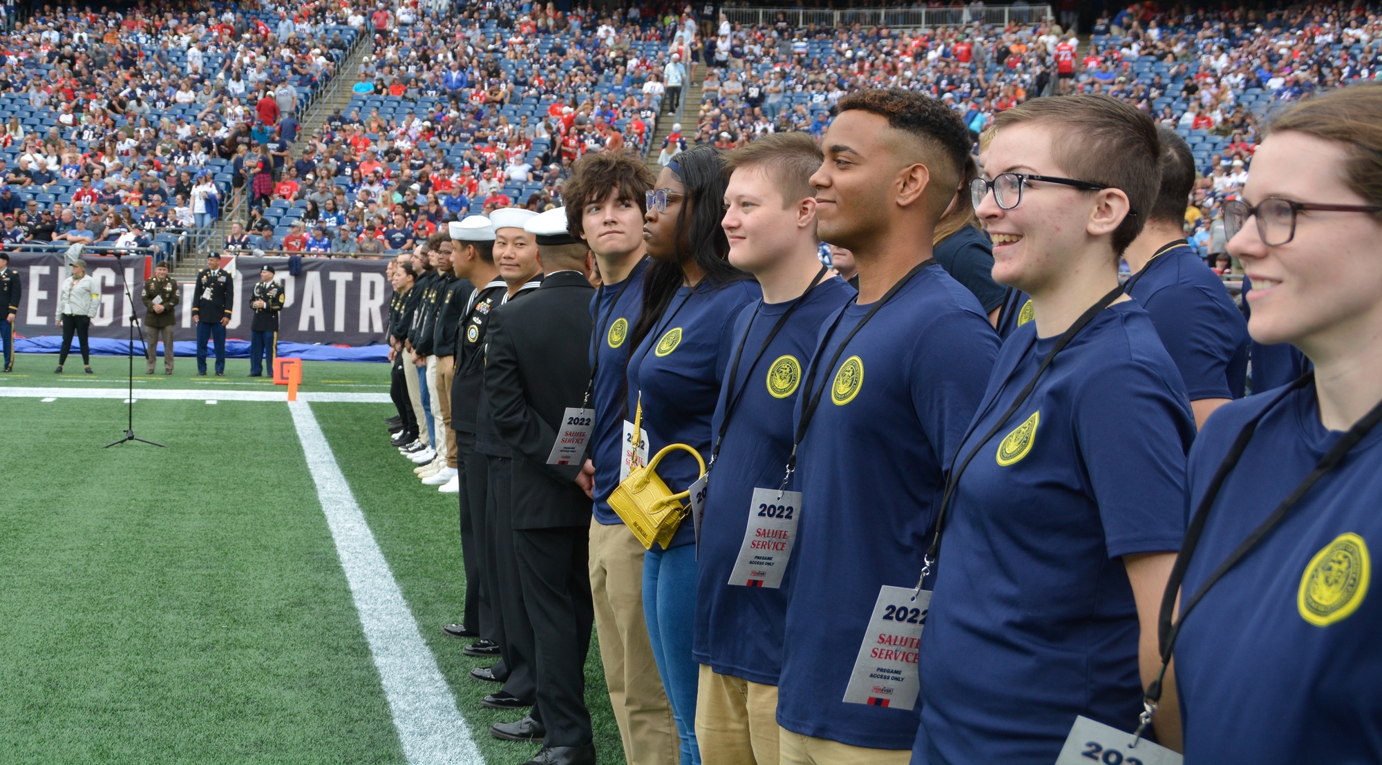 DVIDS - Images - NTAG New England Future Sailors Swear In At Patriots Game  [Image 2 of 3]