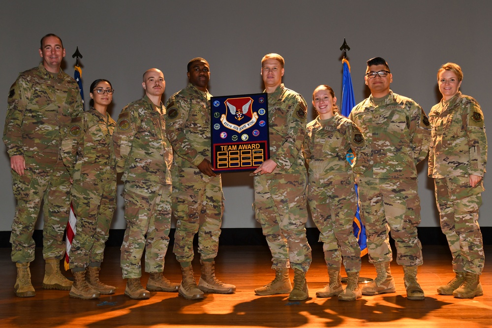 628th ABW Airmen receive quarterly awards