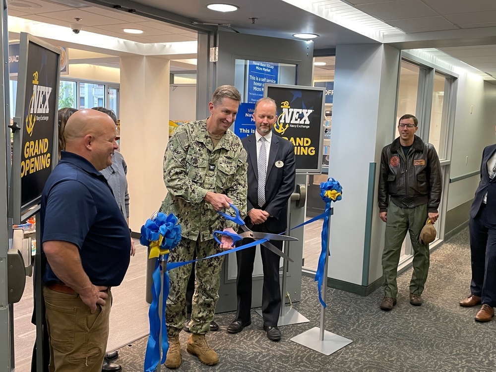 New Navy uniforms come to Kitsap bases