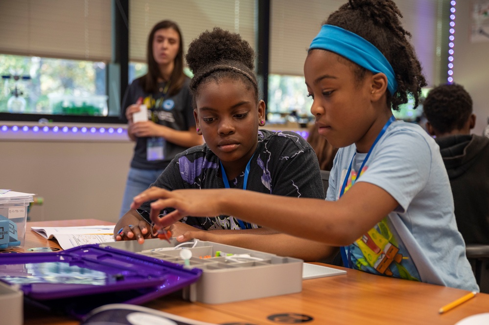 Fifth grade students attend STARBASE classes