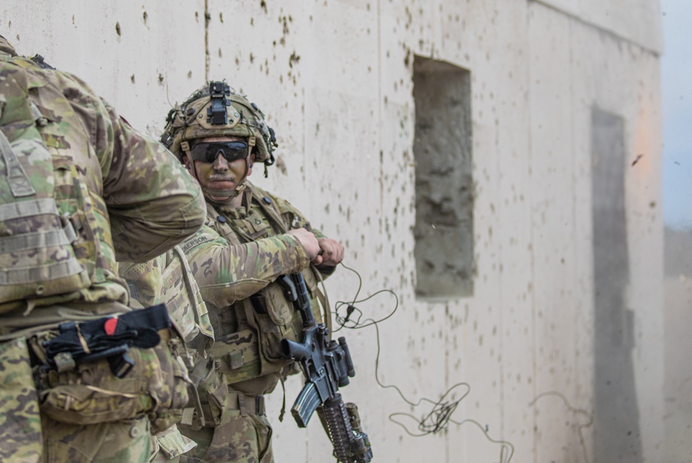 82nd Airborne Division Paratroopers Conduct Live Fire Exercise at JRTC