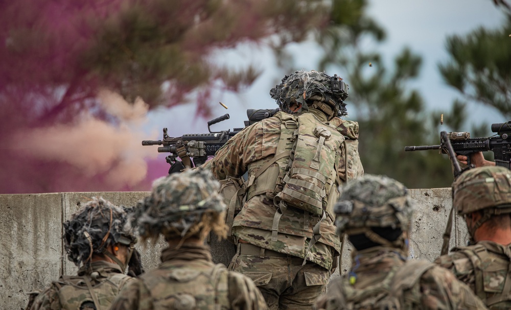 82nd Airborne Division Paratroopers Conduct Live Fire Exercise at JRTC