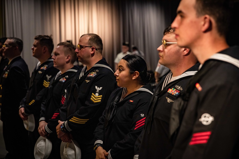 USS Arlington Sailors attend USS Intrepid Veterans Day ceremony