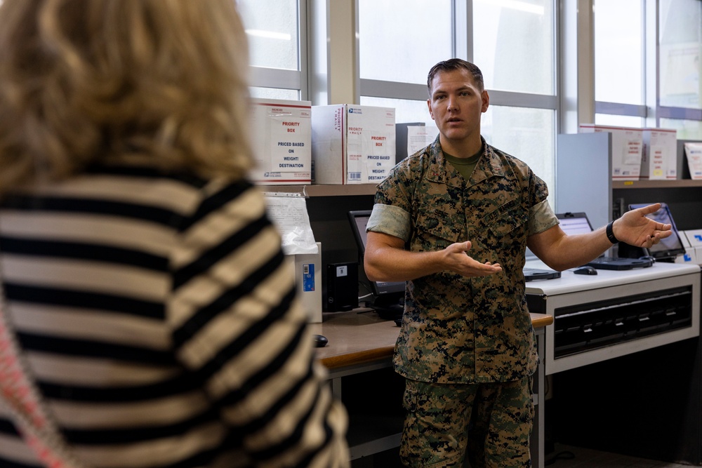 Family Support Tour familiarizes military spouses of key leaders with Camp Foster services and establishments
