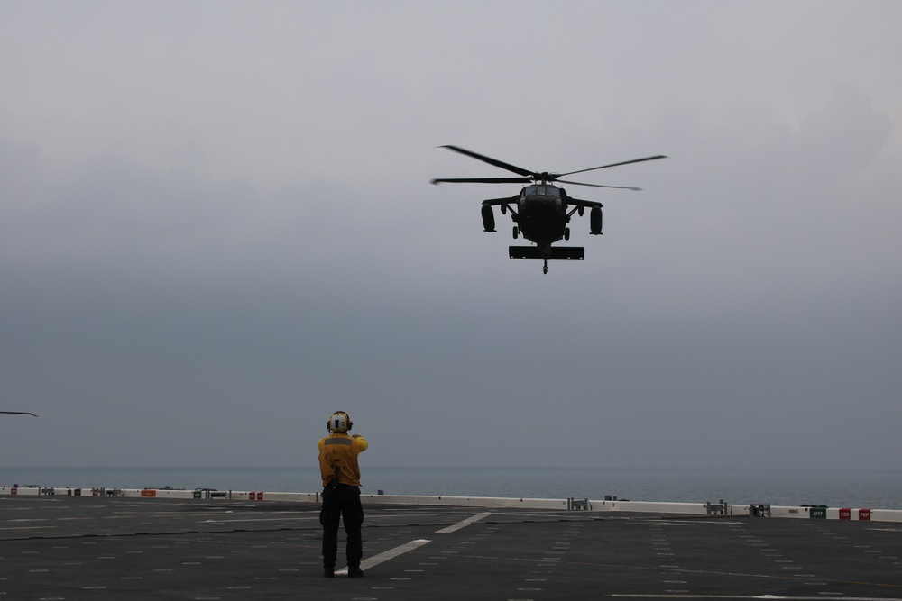 36th CAB Aviation Conducts Deck Landing Qualifications in Persian Gulf