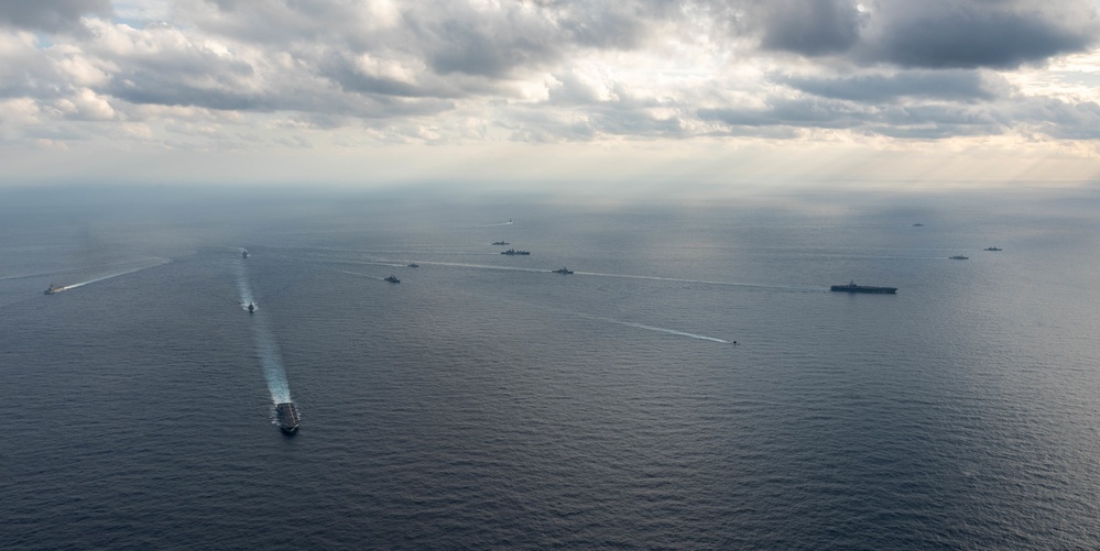 USS Ronald Reagan (CVN 76) conducts a multinational Photo Exercise during Keen Sword 23