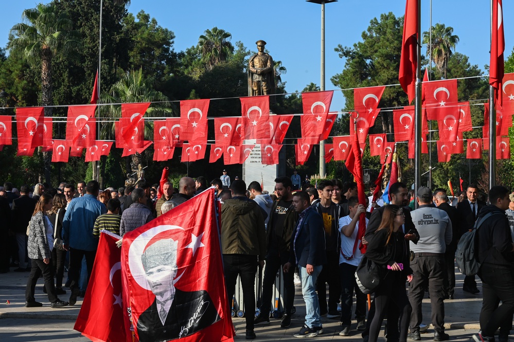 A Pause for Atatürk, founder of the modern-day Republic of Türkiye