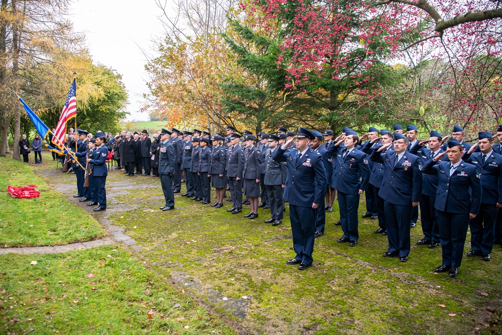 US, UK honor veterans at Remembrance Day ceremony